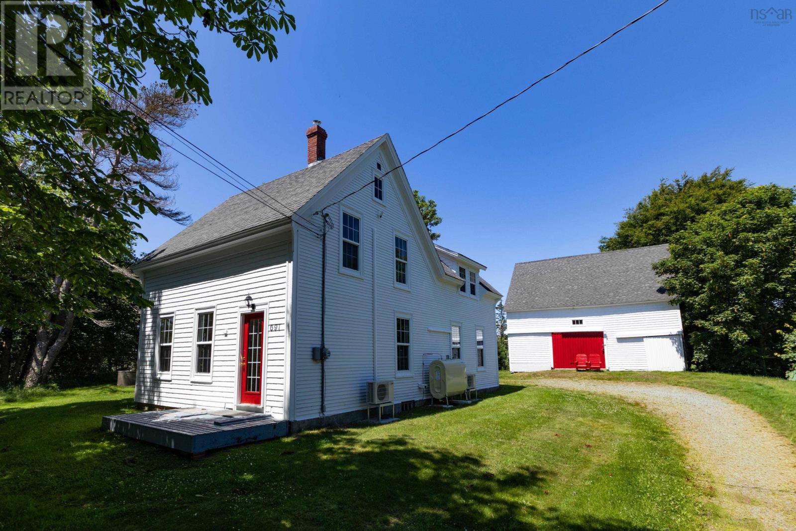 691 Bear Cove Road Property Photo 1