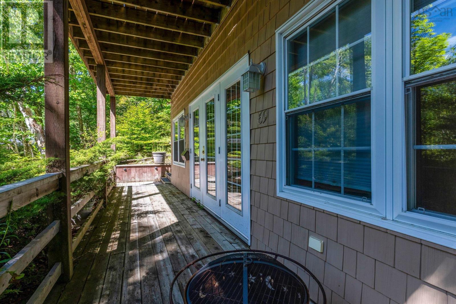 69 Meadowbrook Drive Property Photo 3