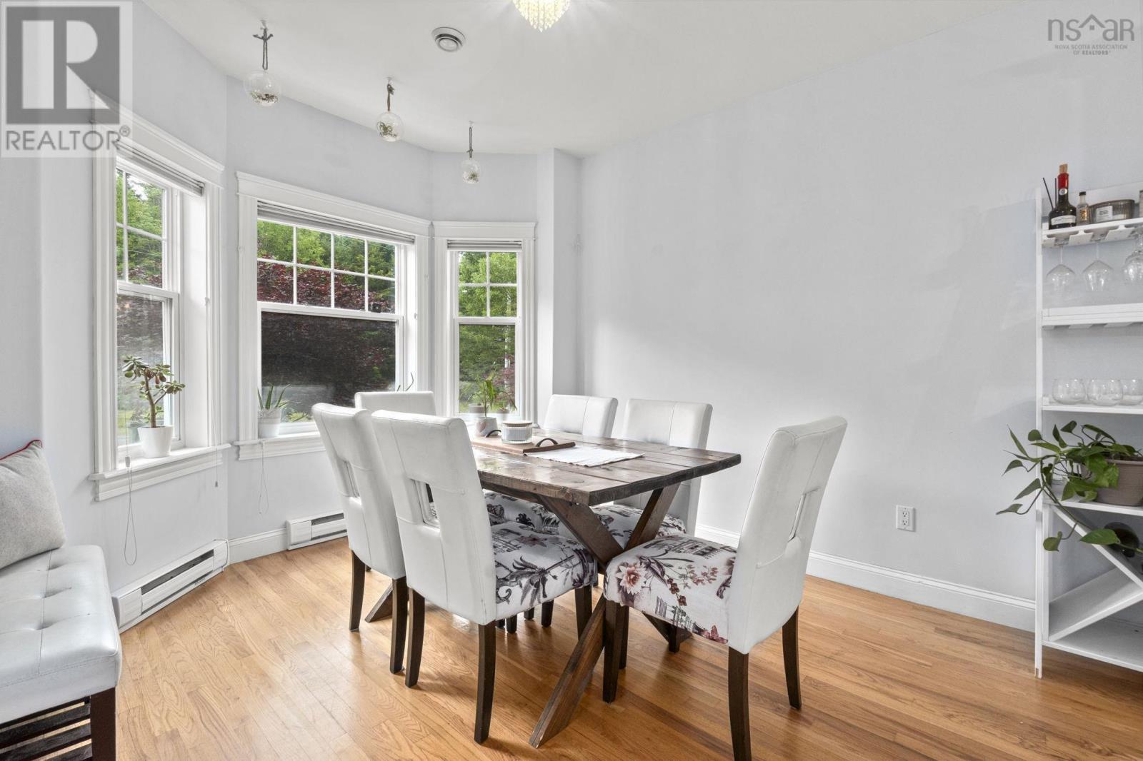 38 Greenside Lane Property Photo 4
