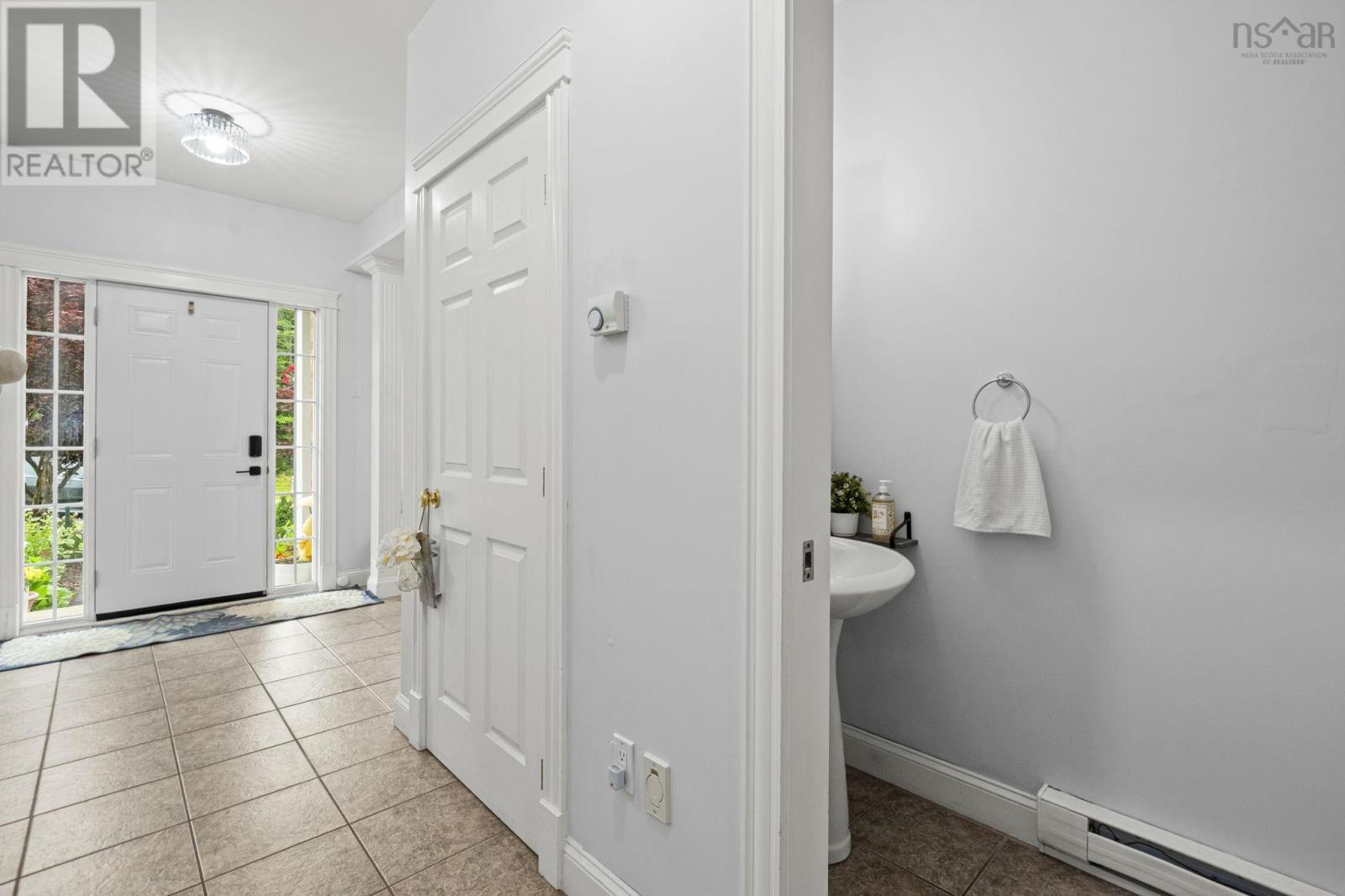 38 Greenside Lane Property Photo 14