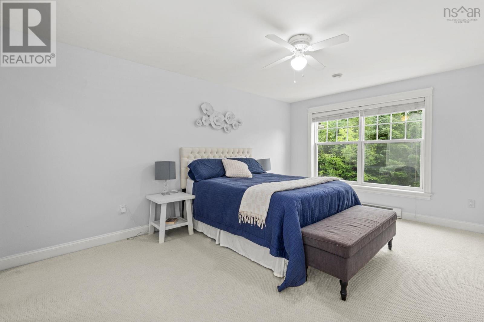 38 Greenside Lane Property Photo 18