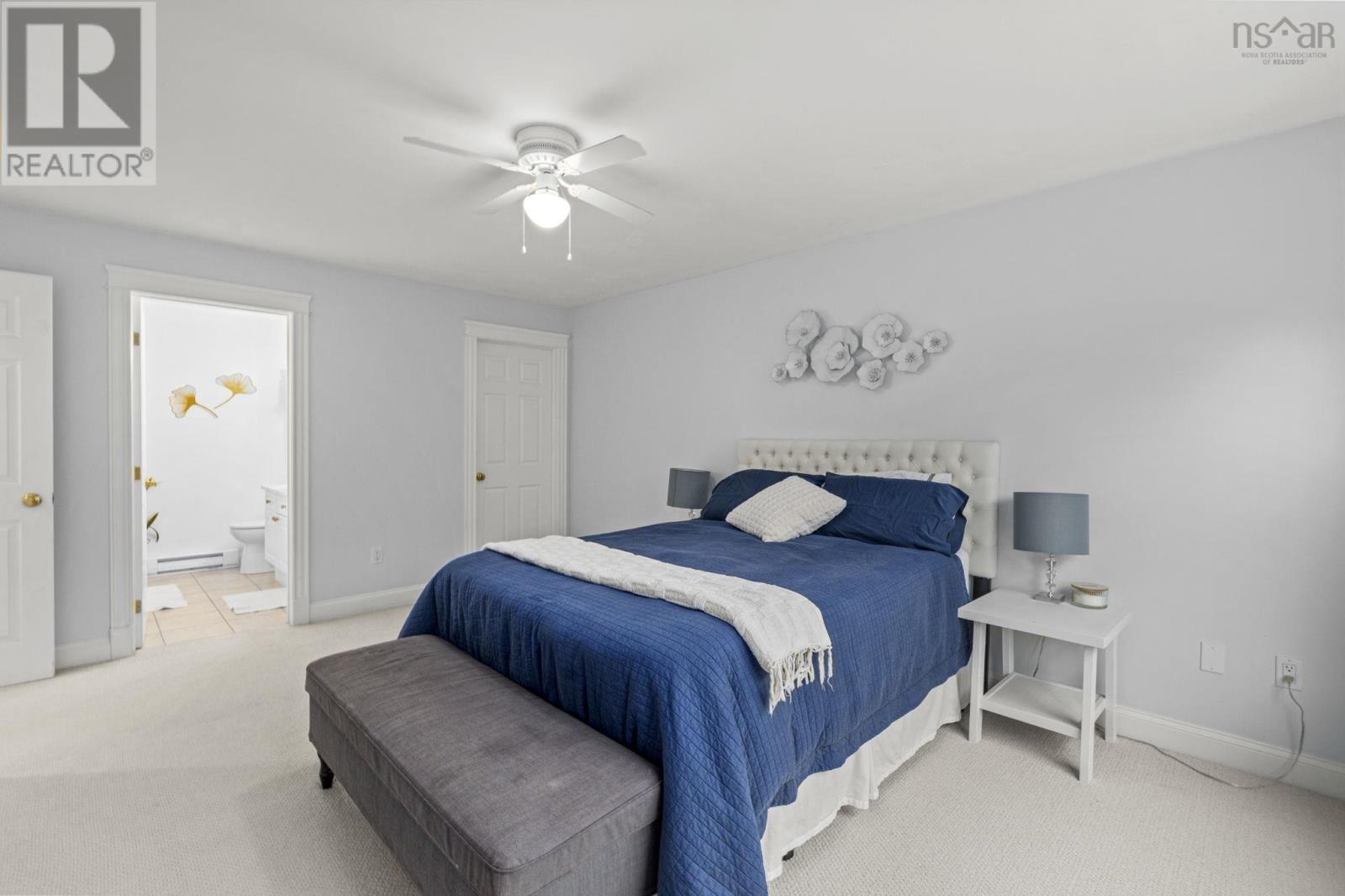 38 Greenside Lane Property Photo 20