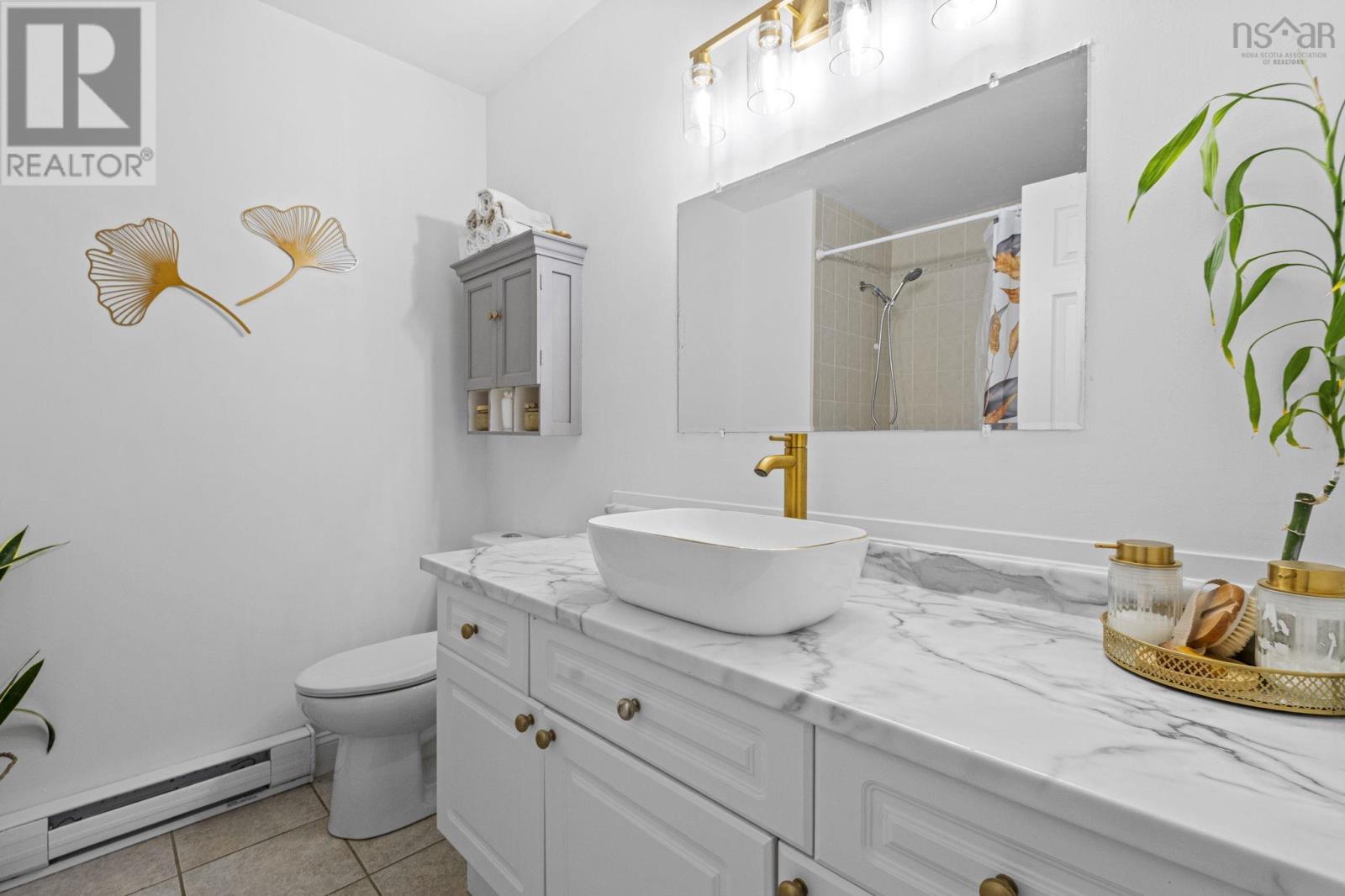 38 Greenside Lane Property Photo 21