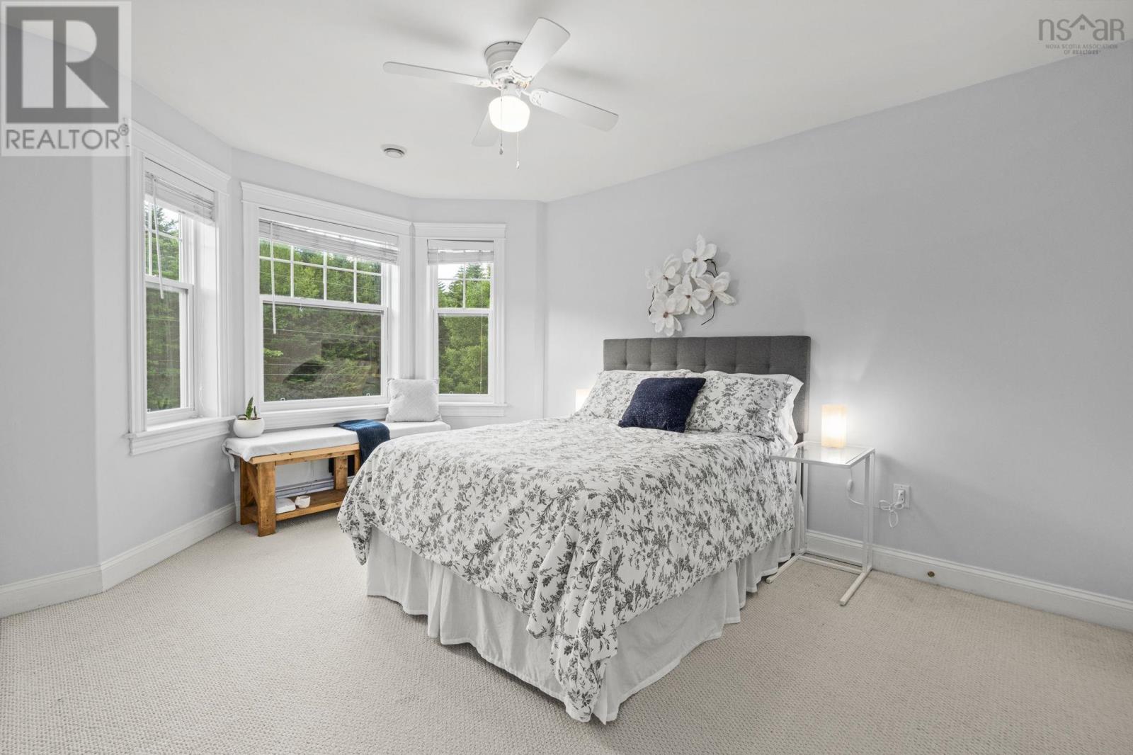 38 Greenside Lane Property Photo 24