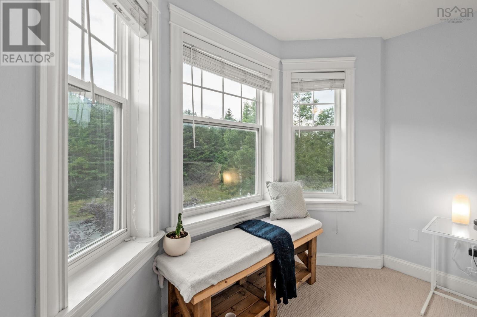 38 Greenside Lane Property Photo 26