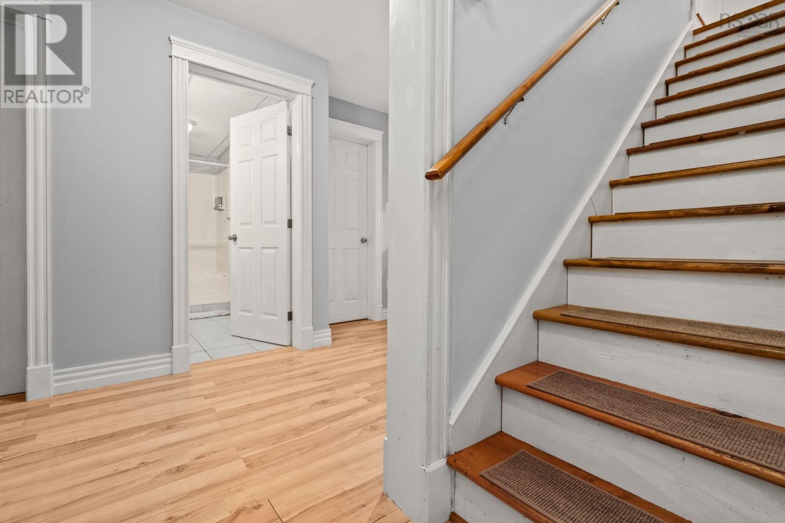 38 Greenside Lane Property Photo 30