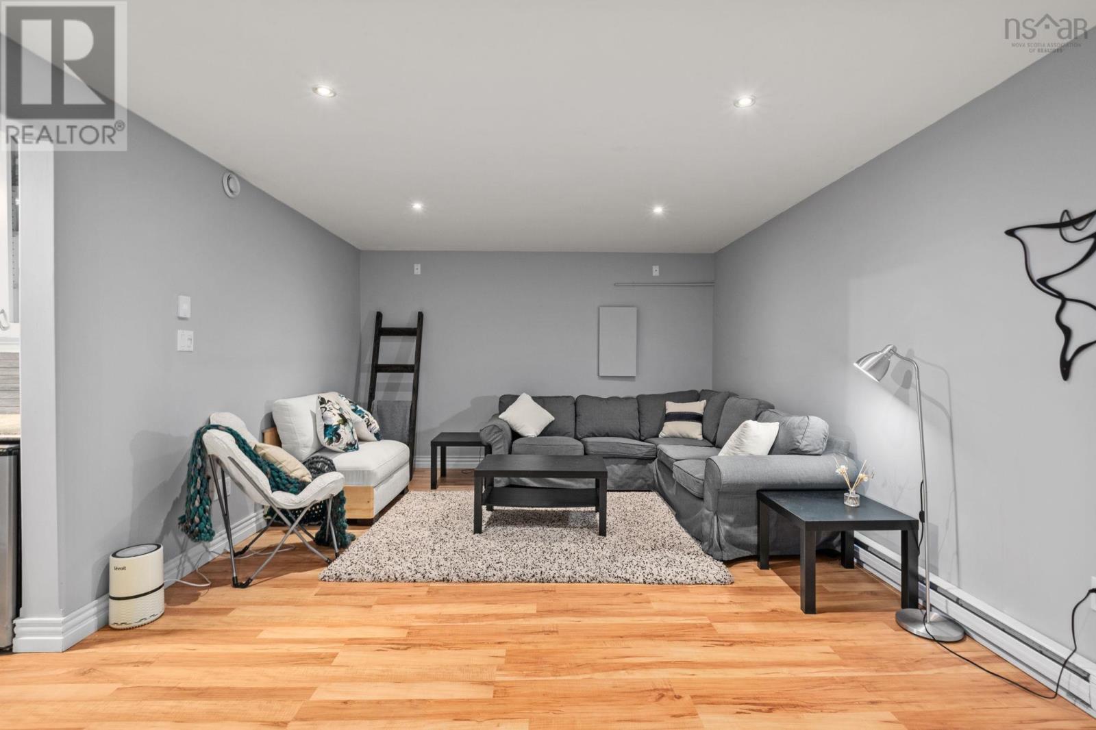 38 Greenside Lane Property Photo 34