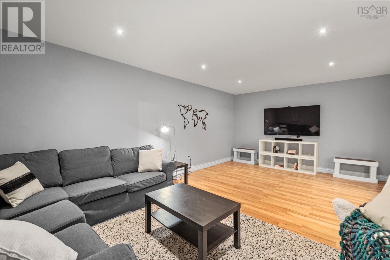38 Greenside Lane Property Photo 35