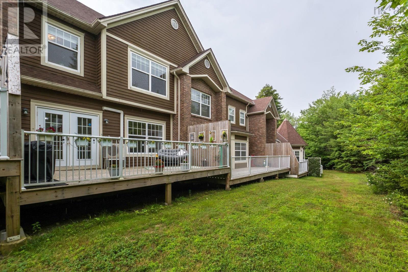 38 Greenside Lane Property Photo 42