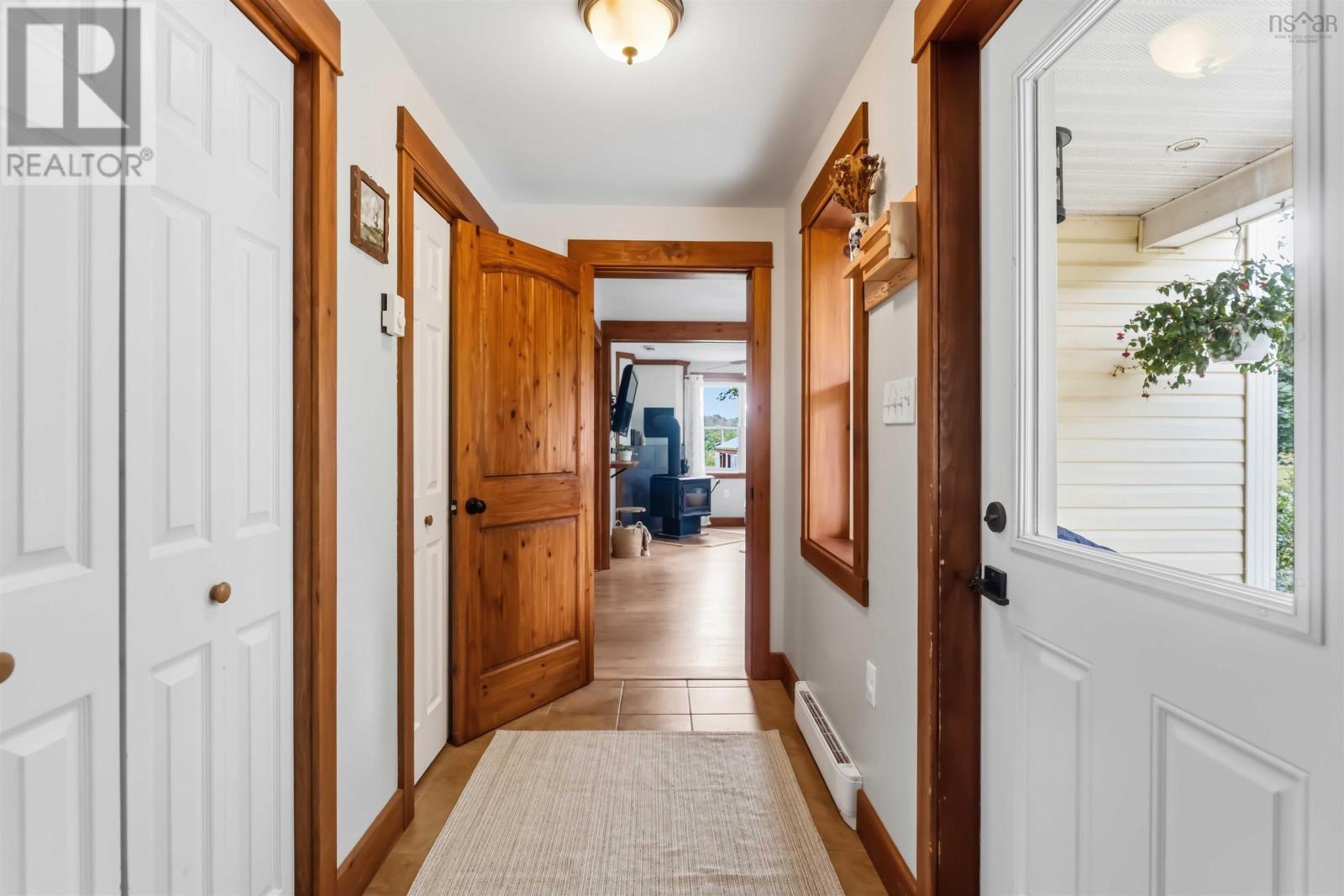 805 Bligh Road Property Photo 8