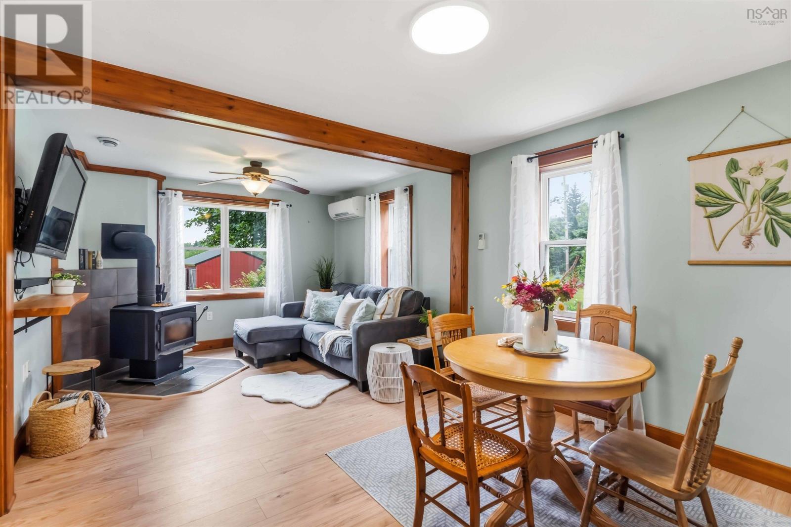 805 Bligh Road Property Photo 11