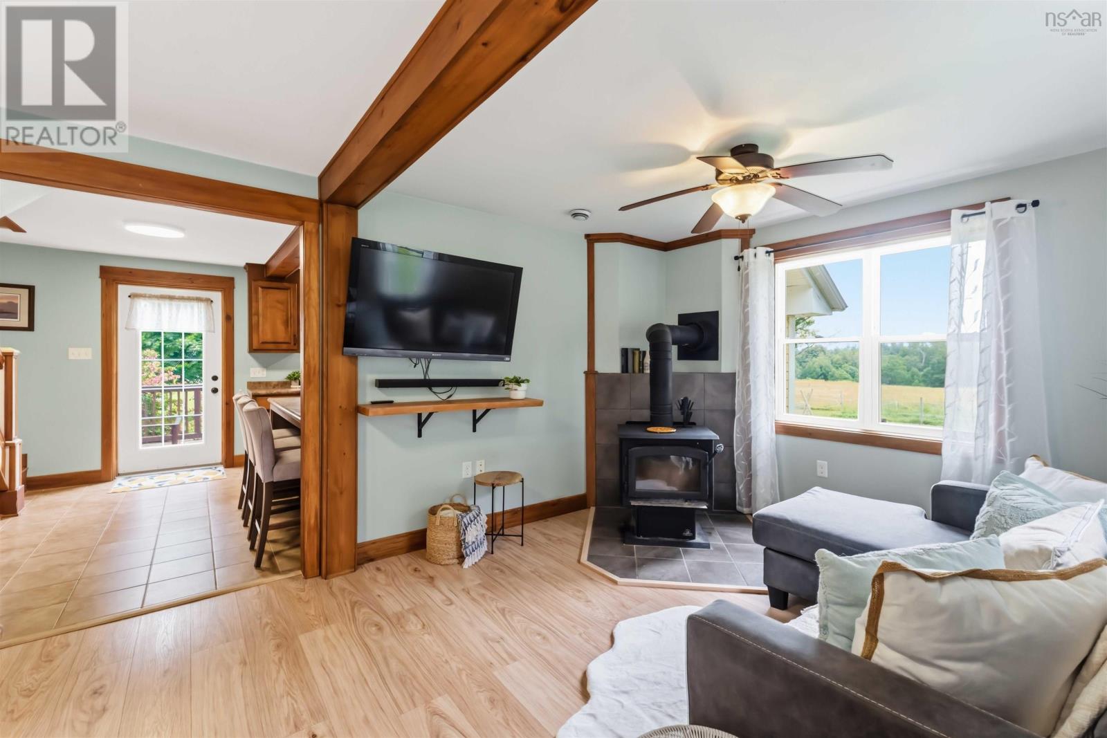 805 Bligh Road Property Photo 12