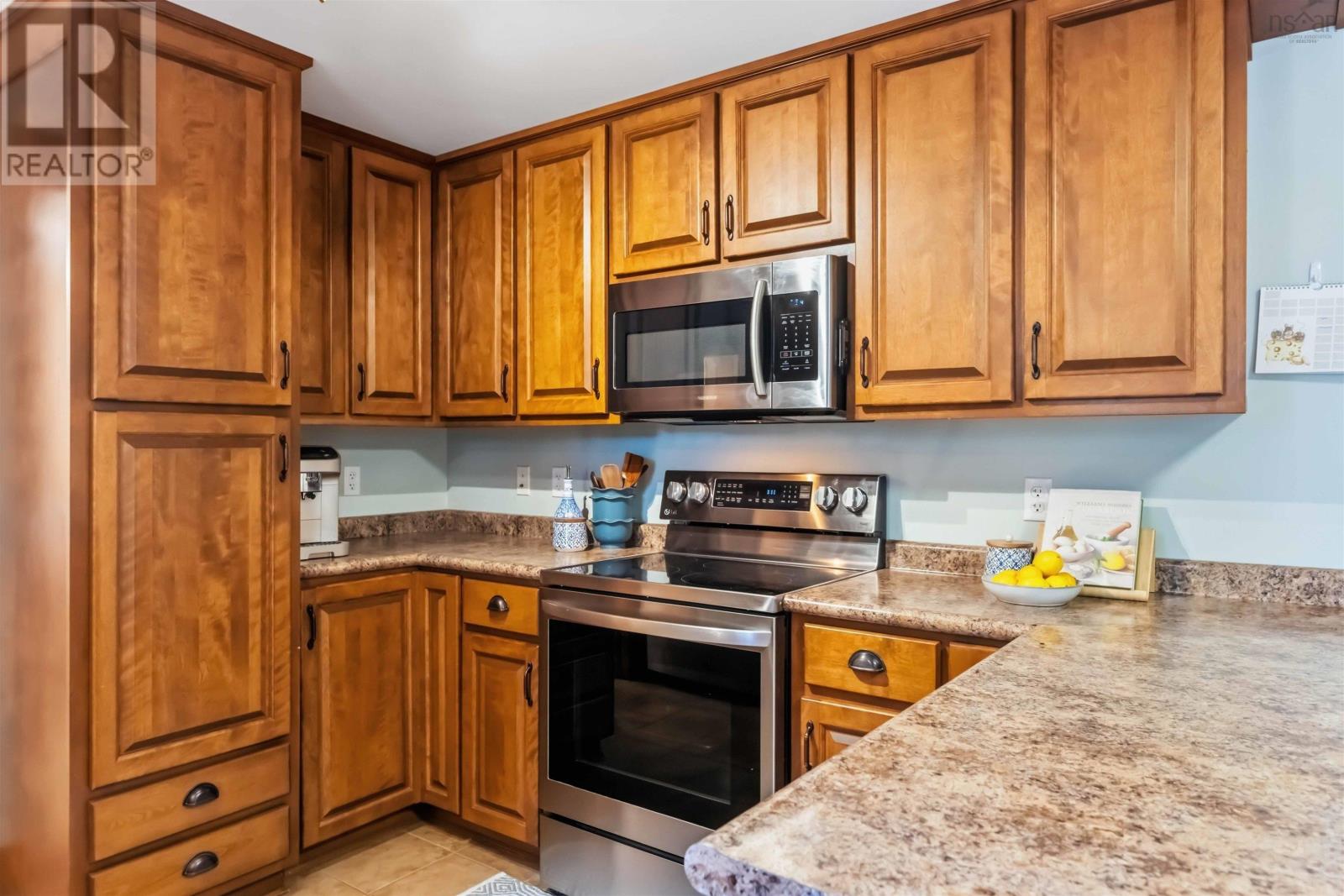 805 Bligh Road Property Photo 16