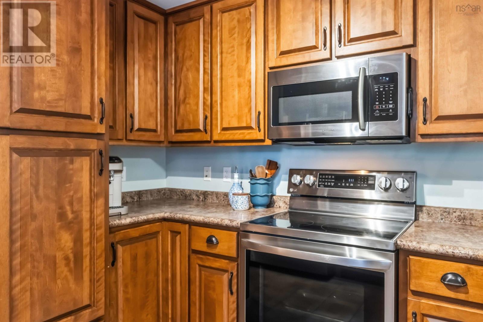 805 Bligh Road Property Photo 18