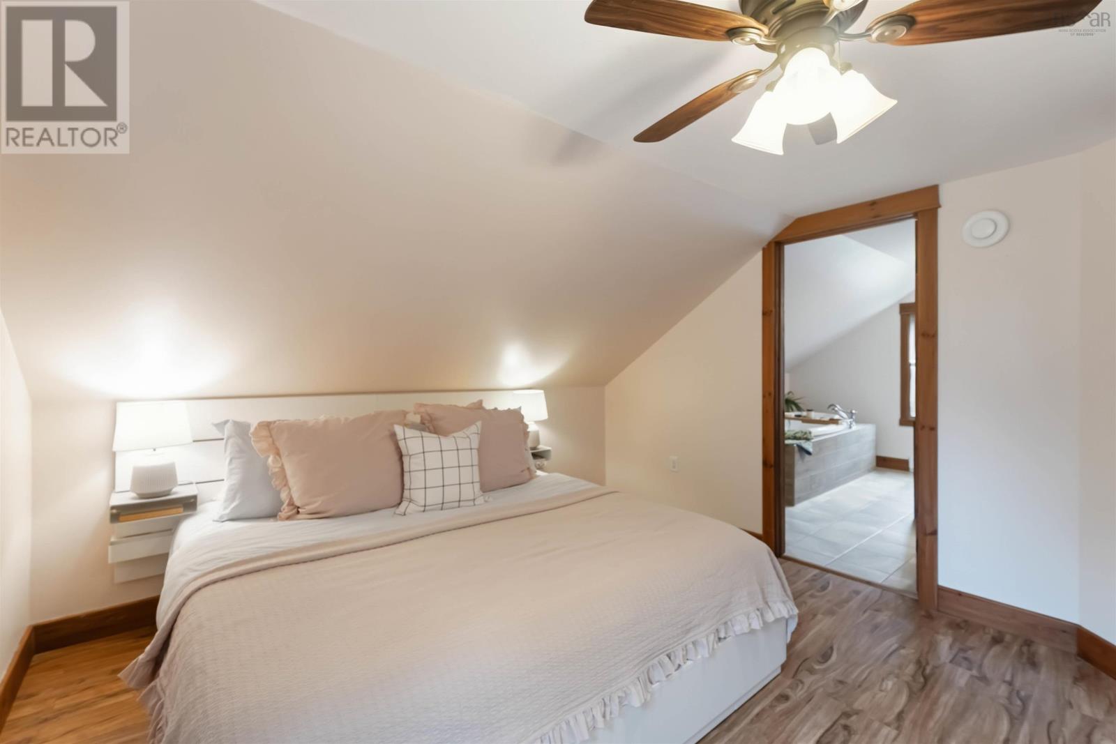 805 Bligh Road Property Photo 30