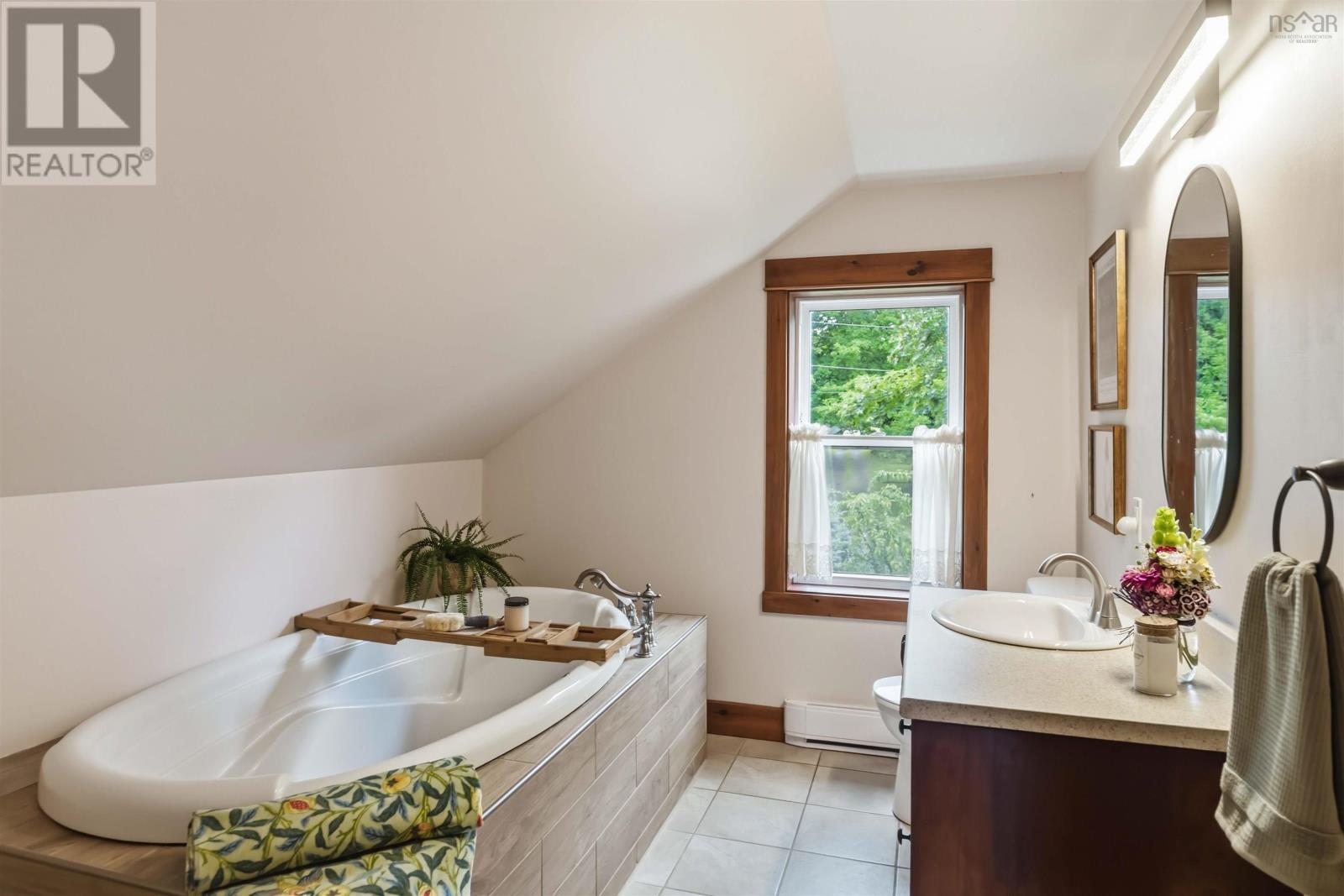 805 Bligh Road Property Photo 31