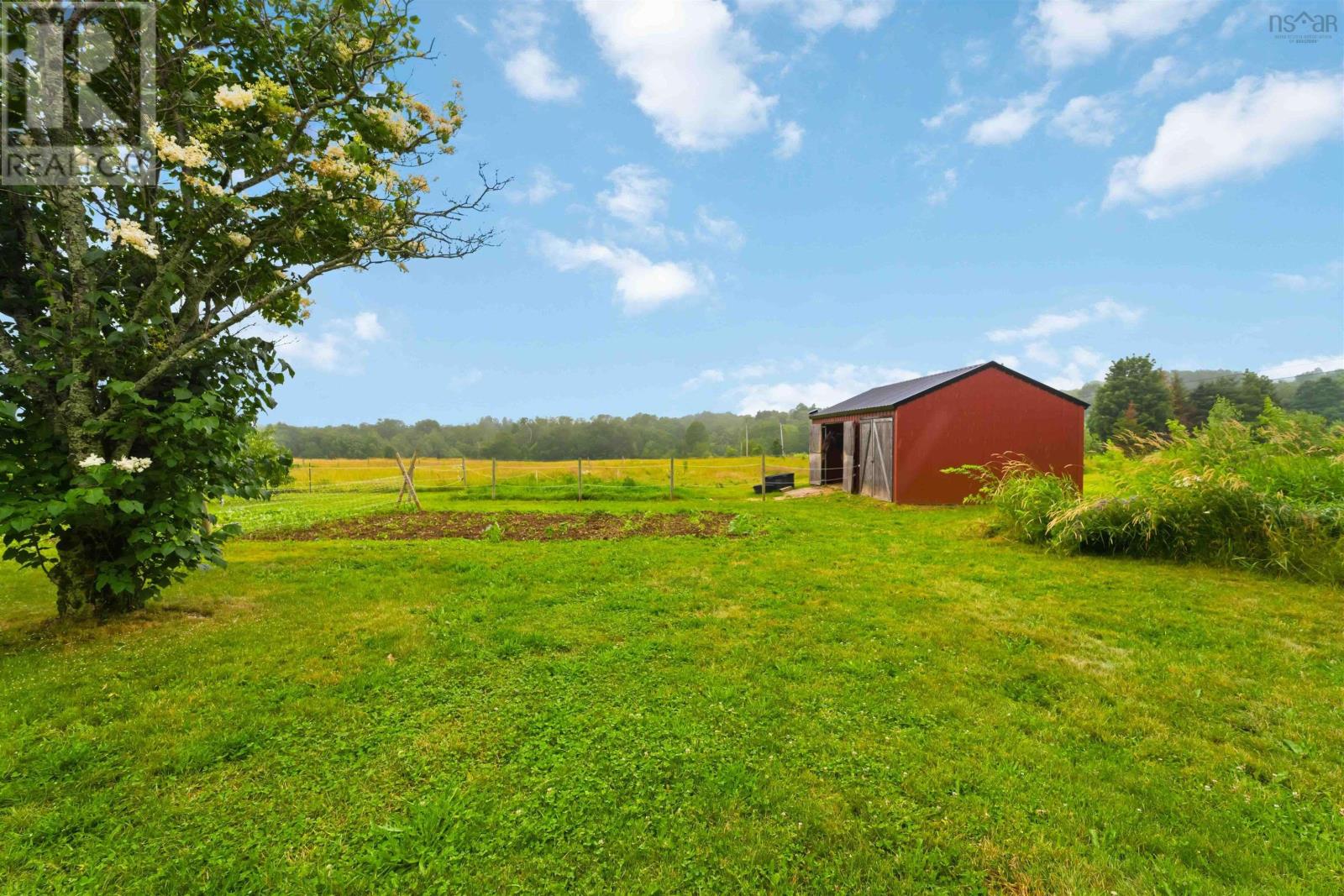 805 Bligh Road Property Photo 41