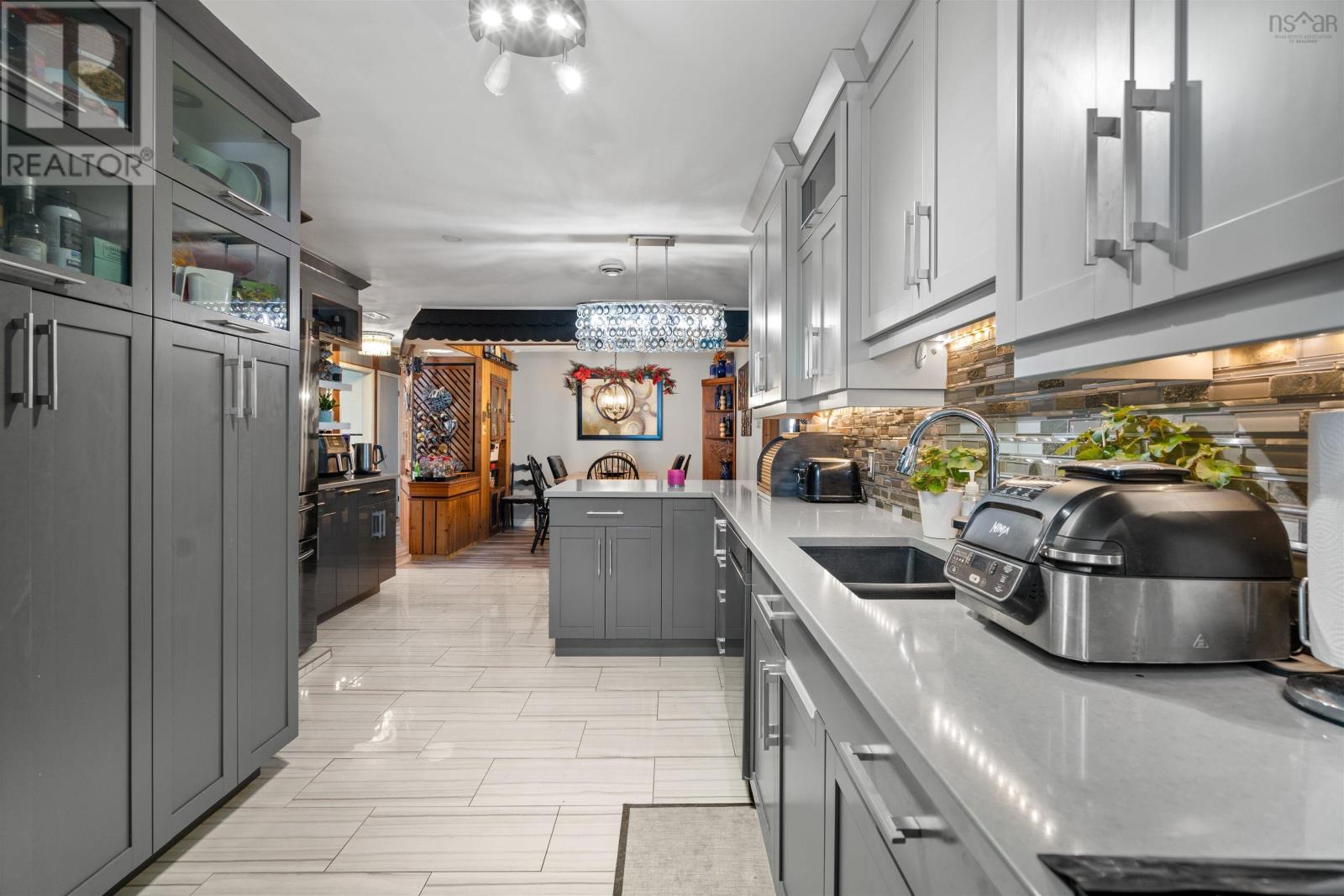 16 Rogers Avenue Property Photo 15