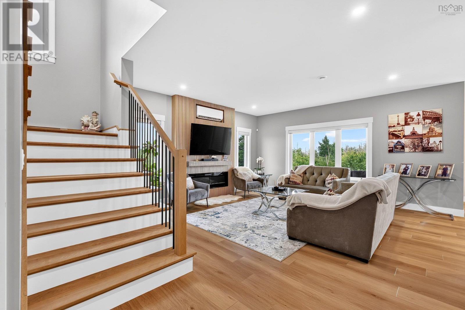 500 Hemlock Drive Property Photo 4
