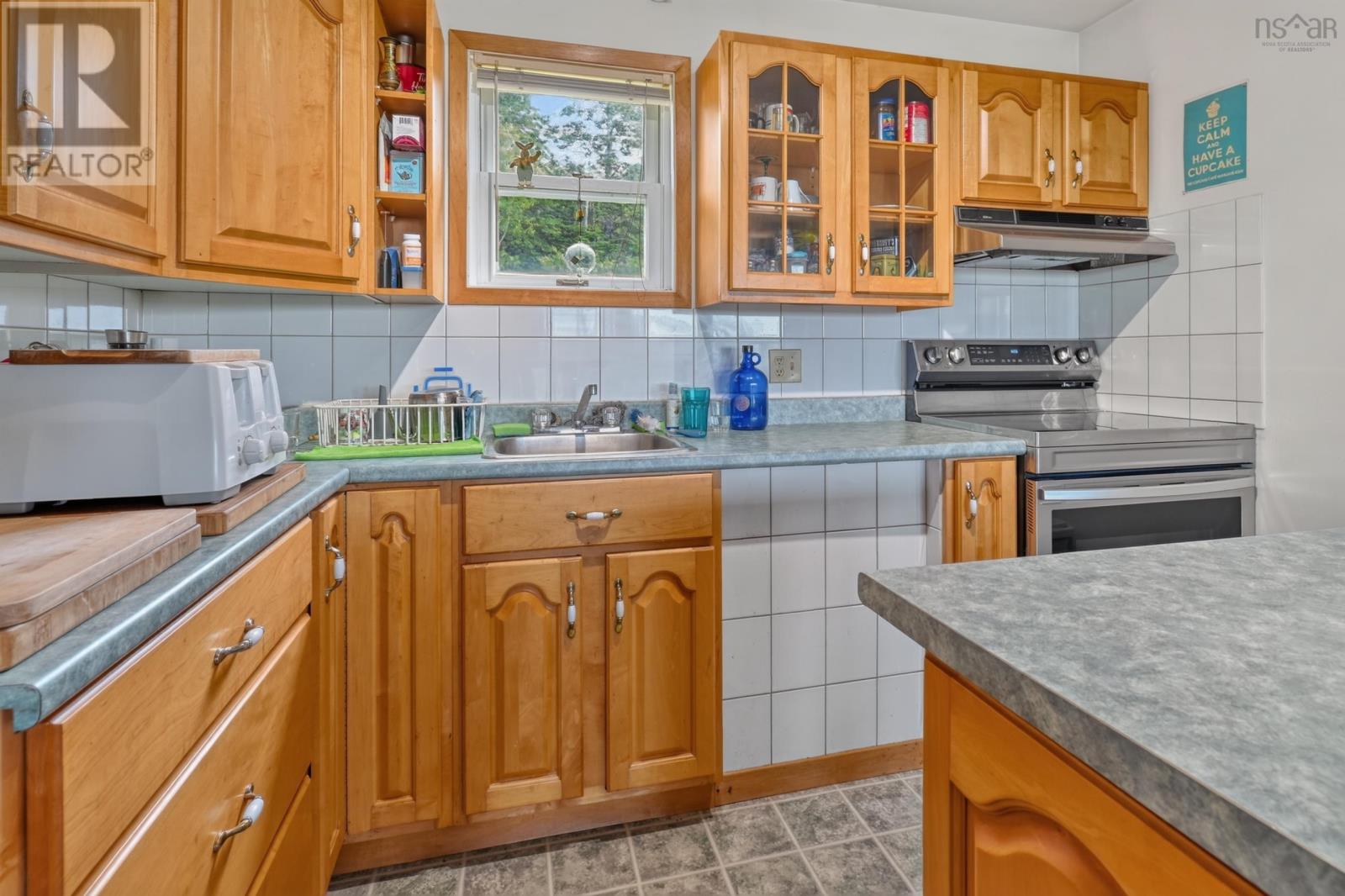 5877 West Bay Road Property Photo 7