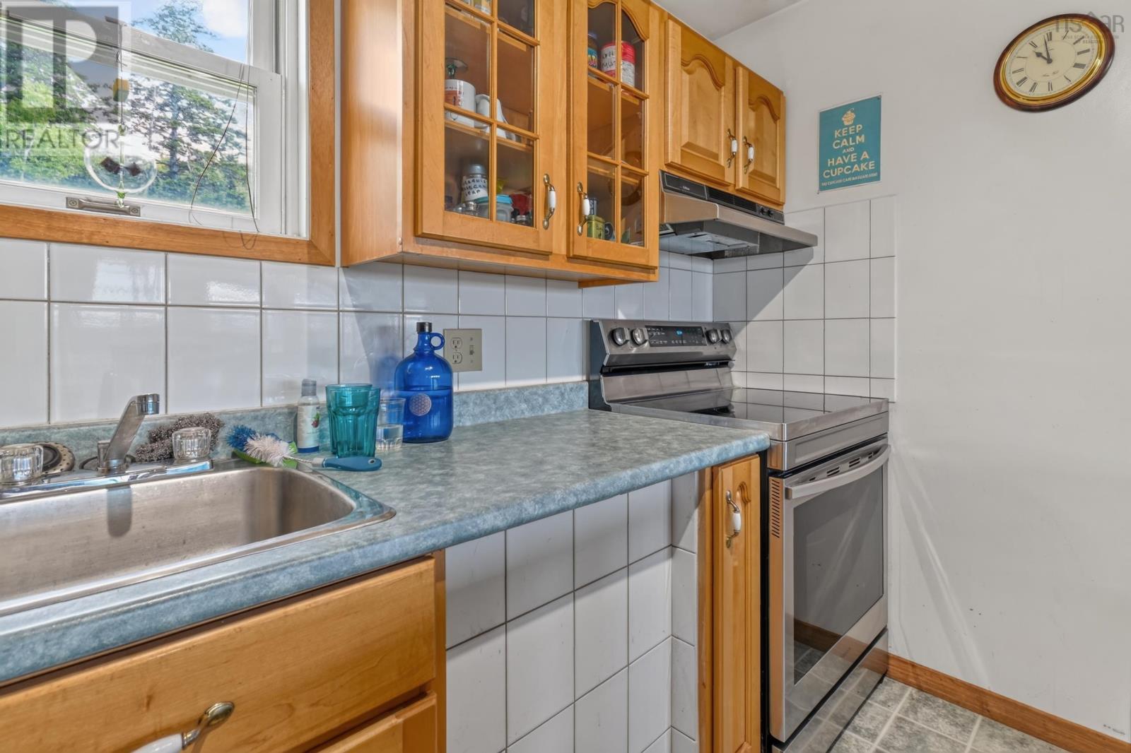 5877 West Bay Road Property Photo 8