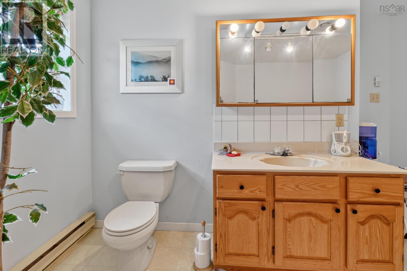 5877 West Bay Road Property Photo 23