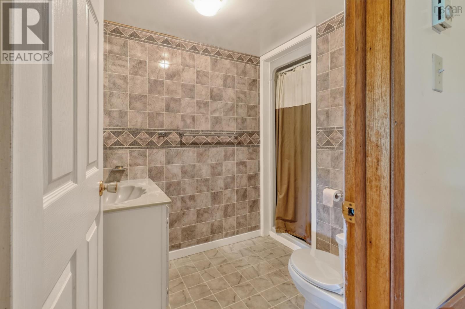 5877 West Bay Road Property Photo 30