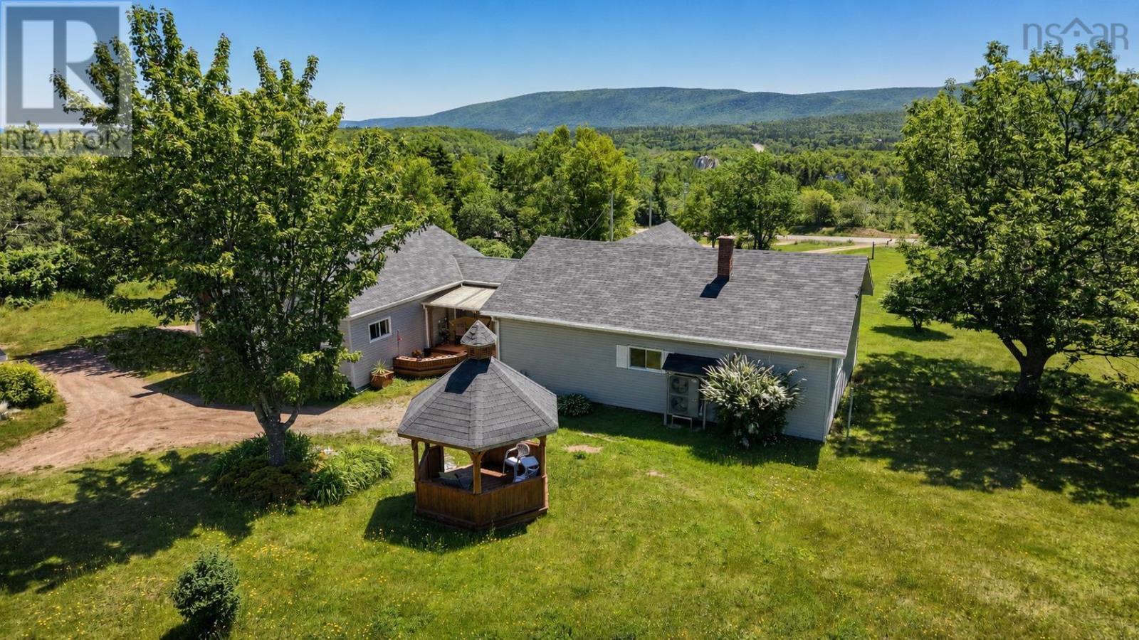 29389 Cabot Trail Property Photo 2