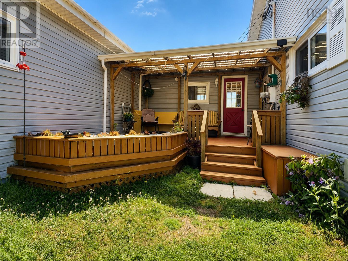 29389 Cabot Trail Property Photo 5