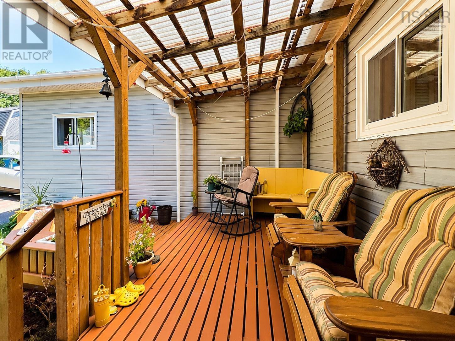 29389 Cabot Trail Property Photo 6