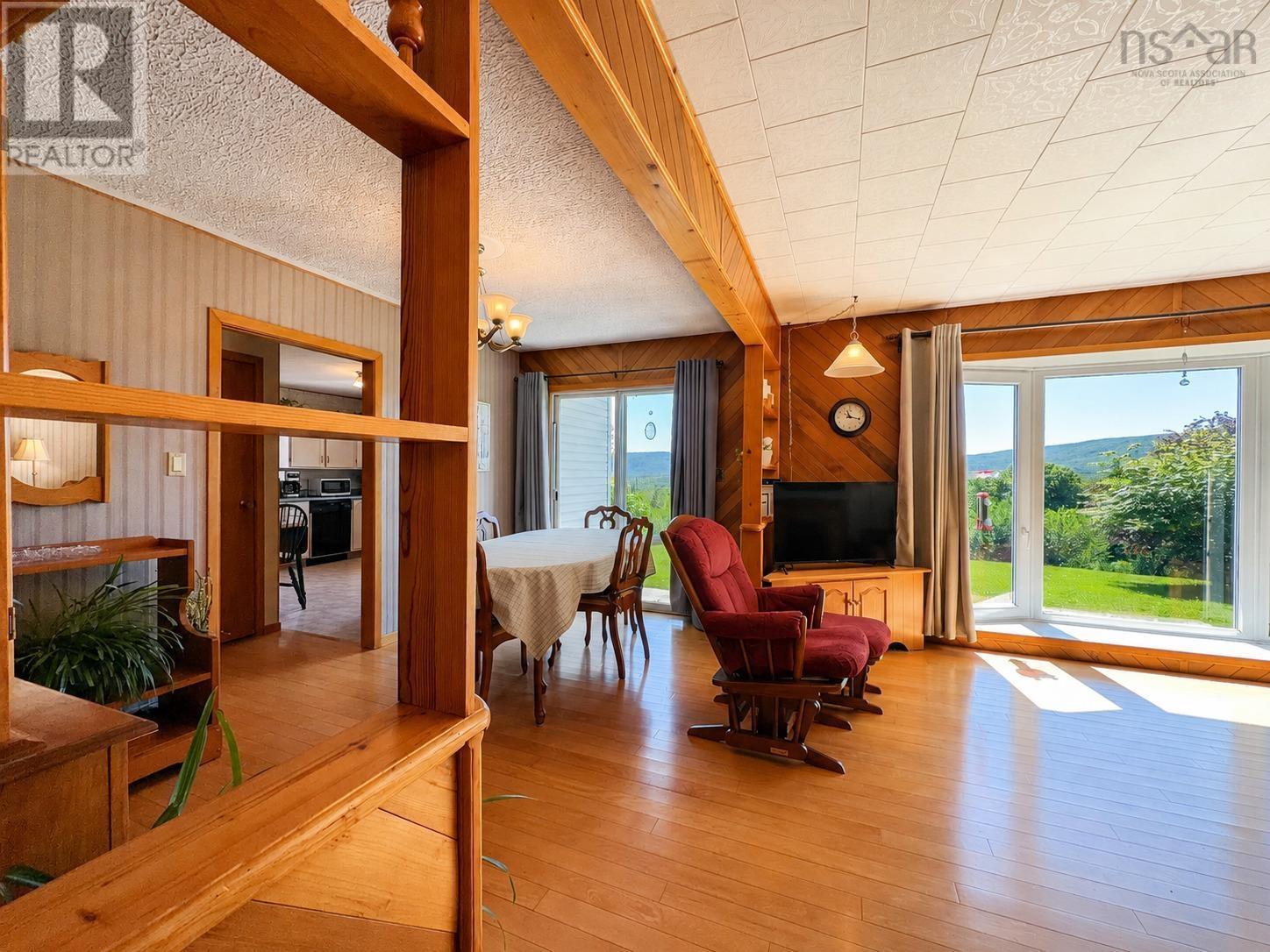 29389 Cabot Trail Property Photo 13