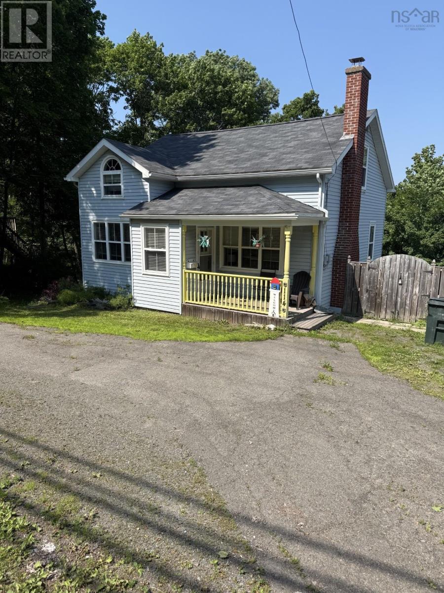 114 Hawthorne Street Property Photo 1