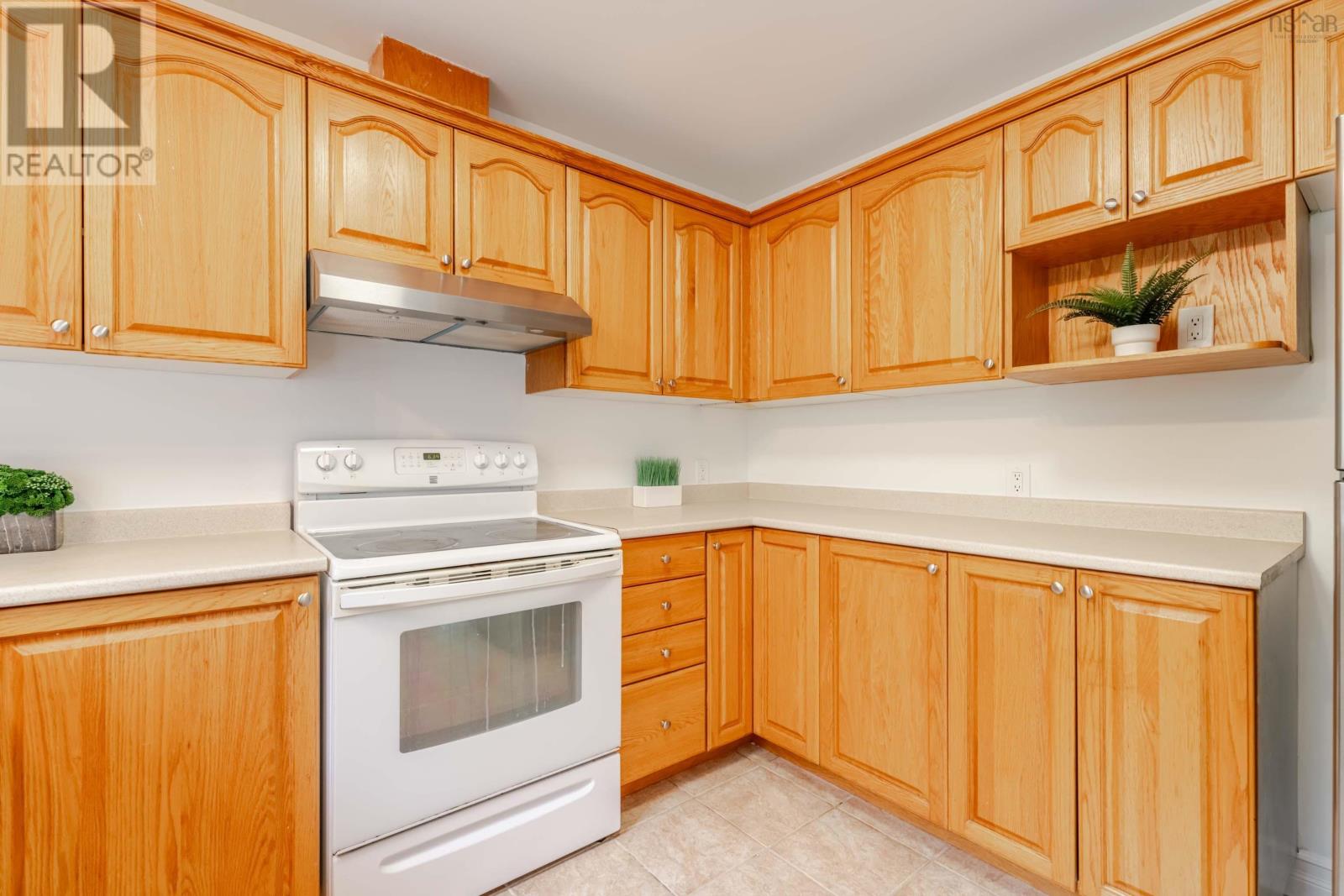 560 Parkland Drive Property Photo 16