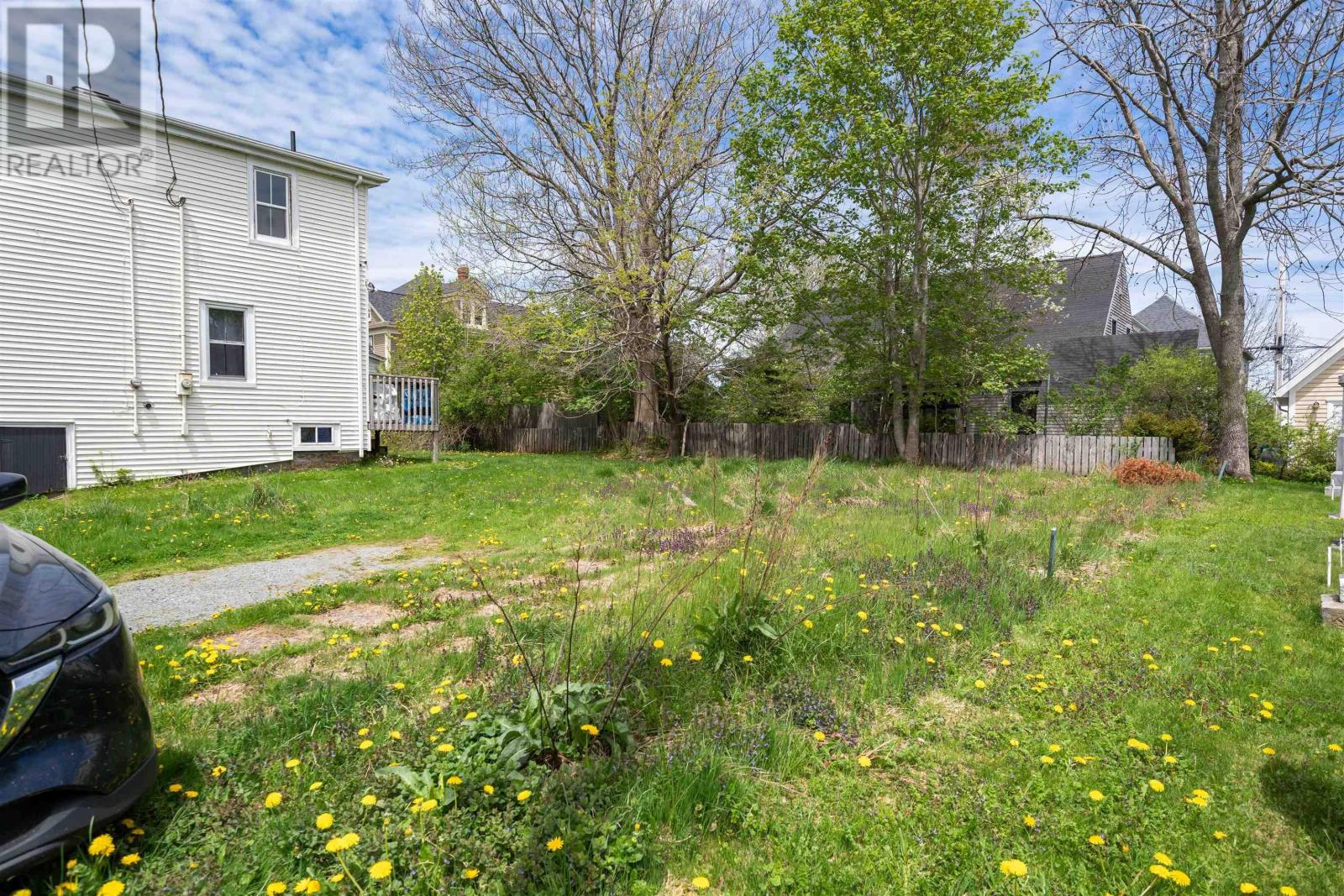 111 York Street Lunenburg, Nova Scotia Street Property Photo 3