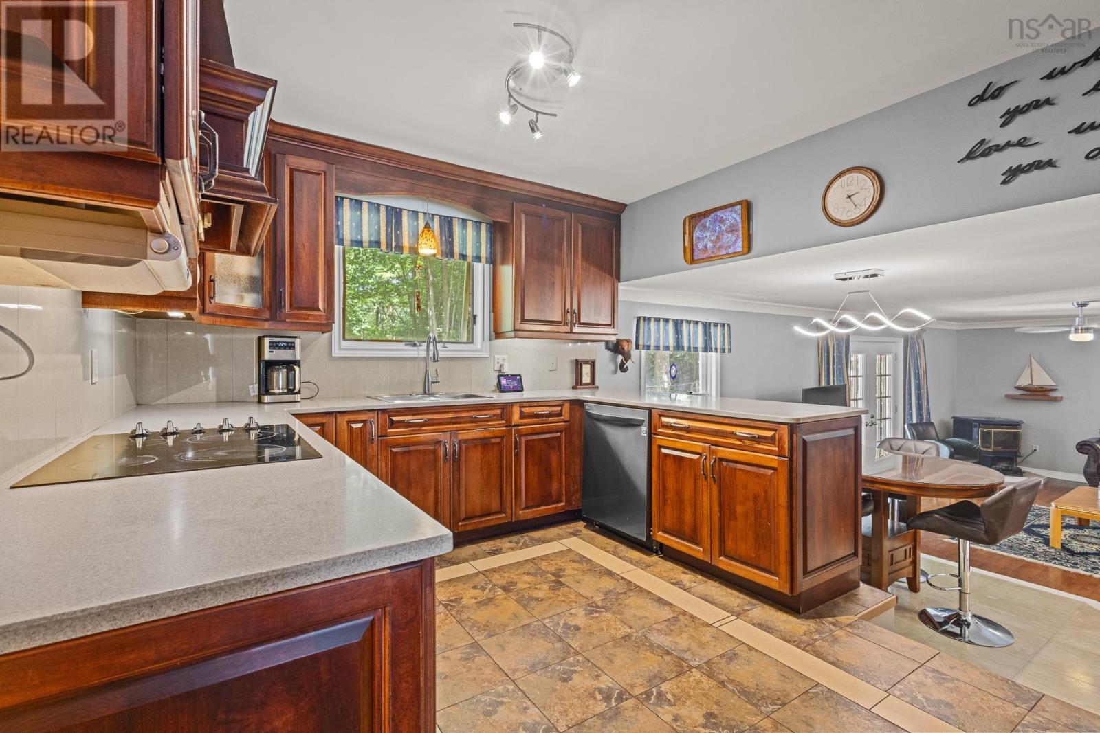 15 Archibald Drive Property Photo 6