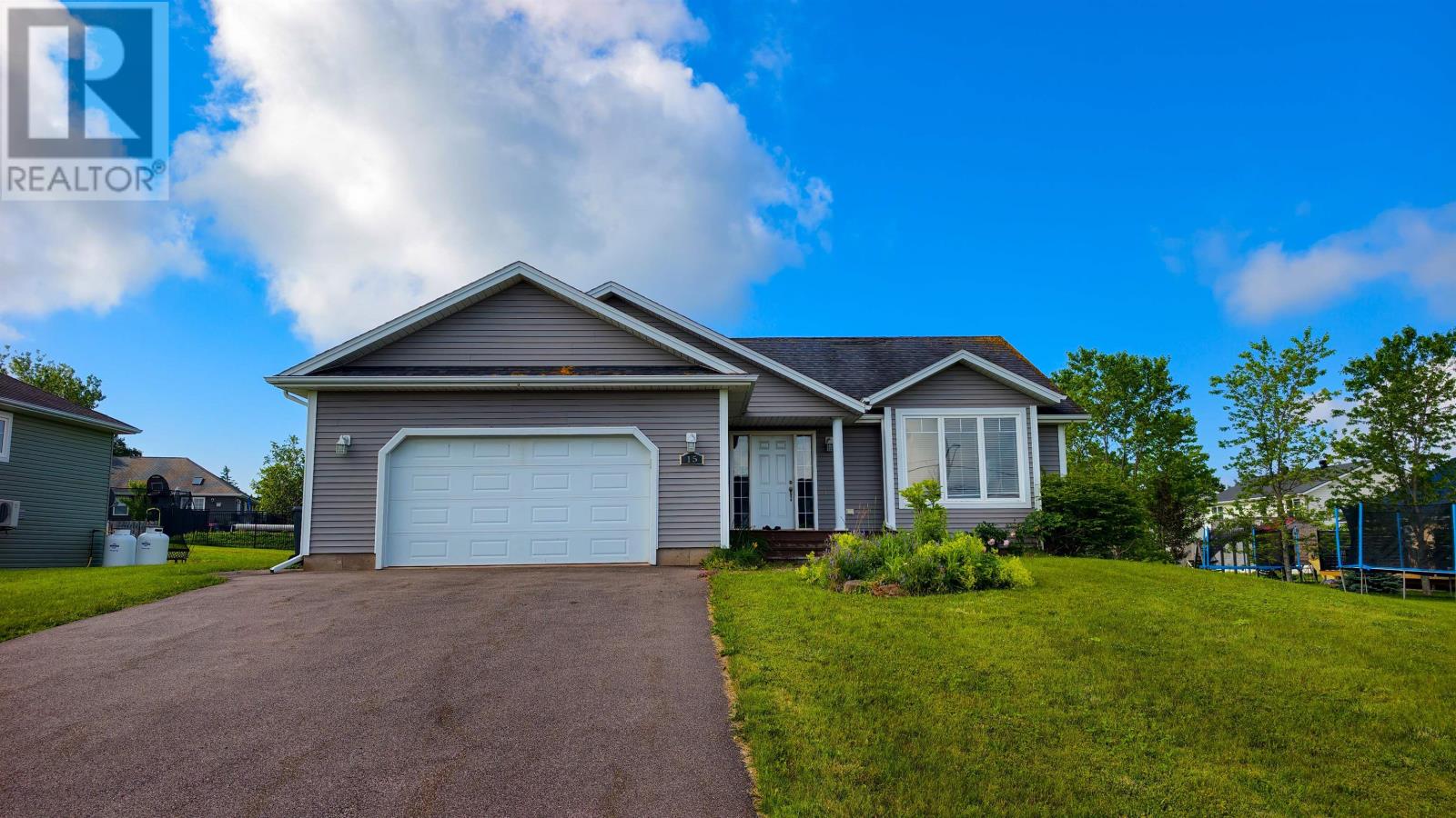 15 Gordon Day Drive Property Photo 1