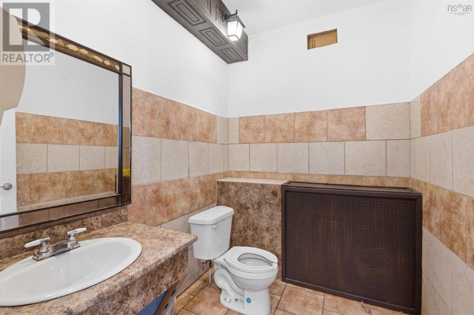 6105 Lady Hammond Road Property Photo 17