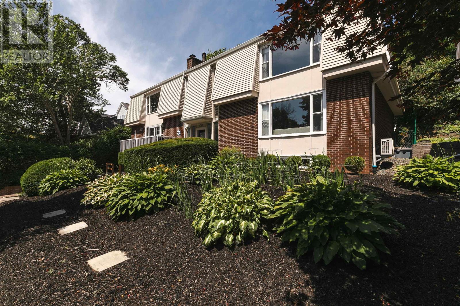 6201 Regina Terrace Property Photo 1