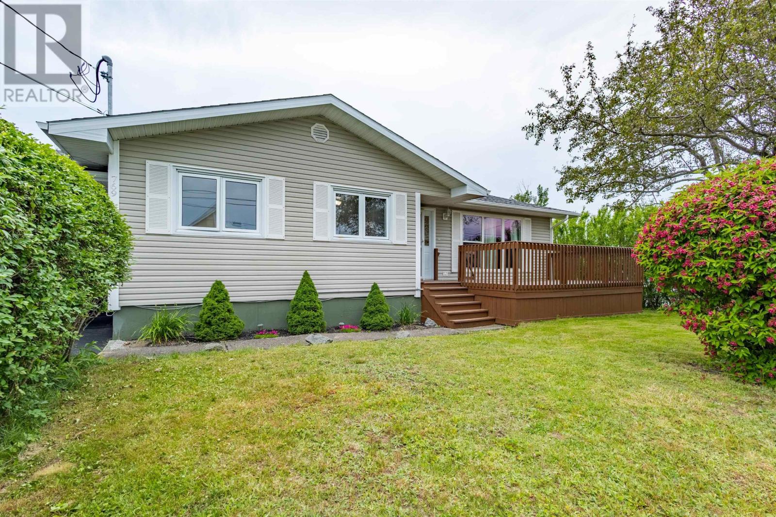 769 Heelan Street Property Photo 6