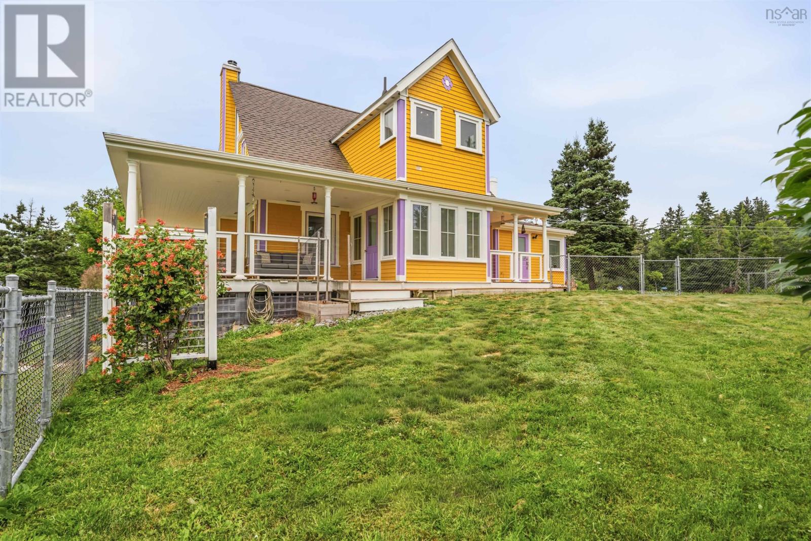 1127 Feltzen South Road Property Photo 11