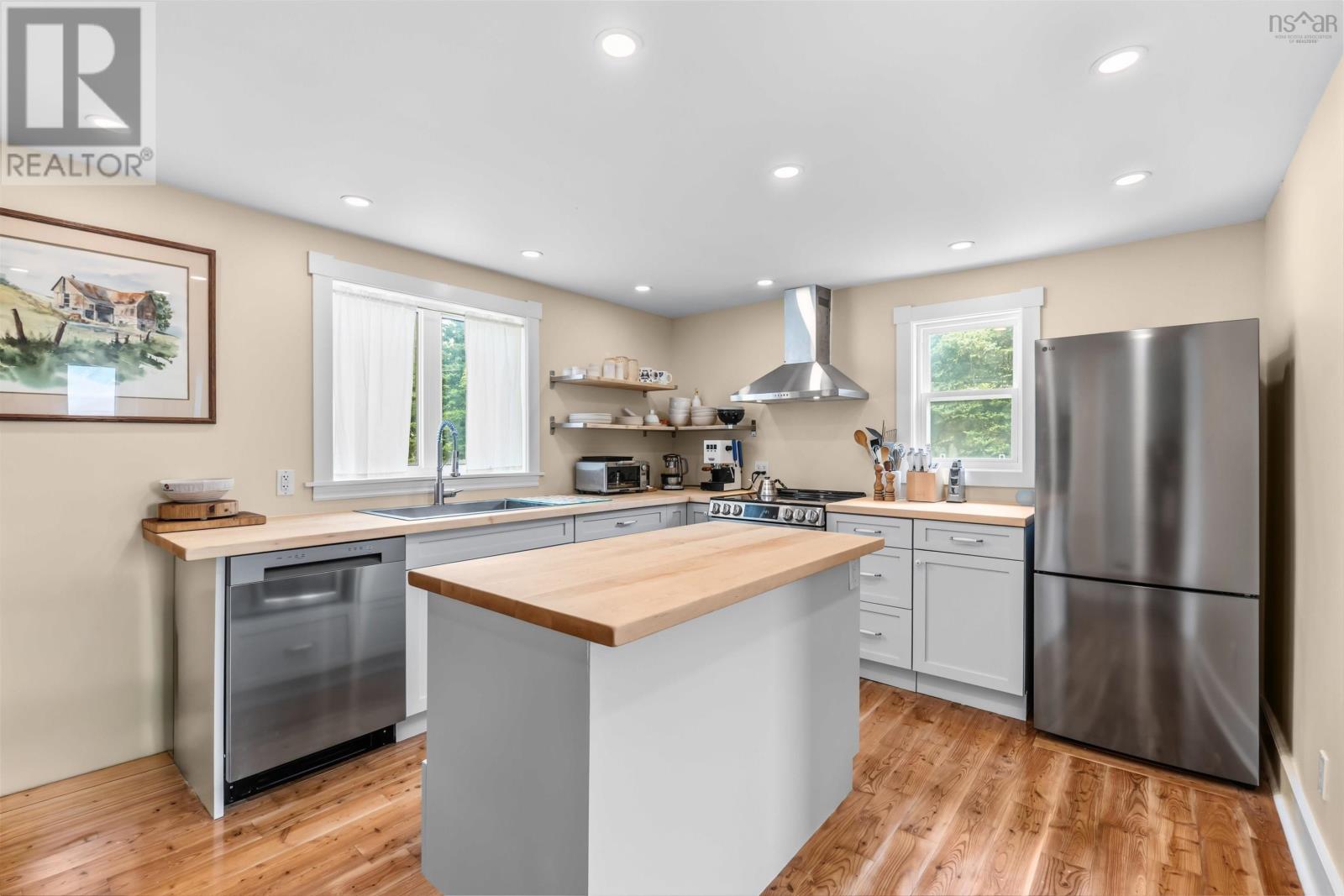 1127 Feltzen South Road Property Photo 16
