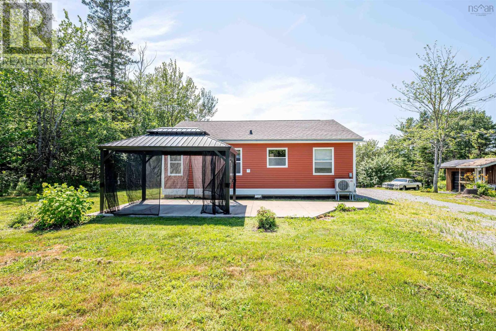 60 Long Lake Road Property Photo 7
