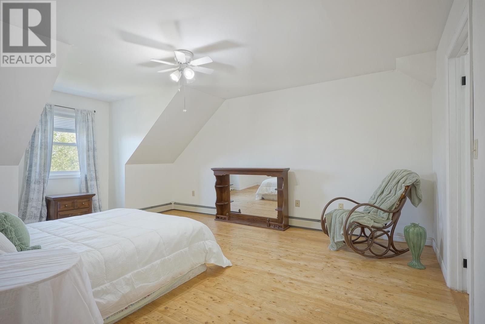 14 St. Catherines Avenue Property Photo 17