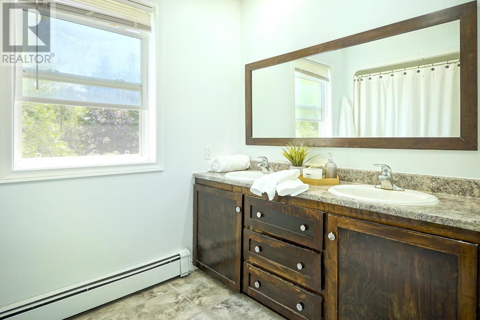 14 St. Catherines Avenue Property Photo 21