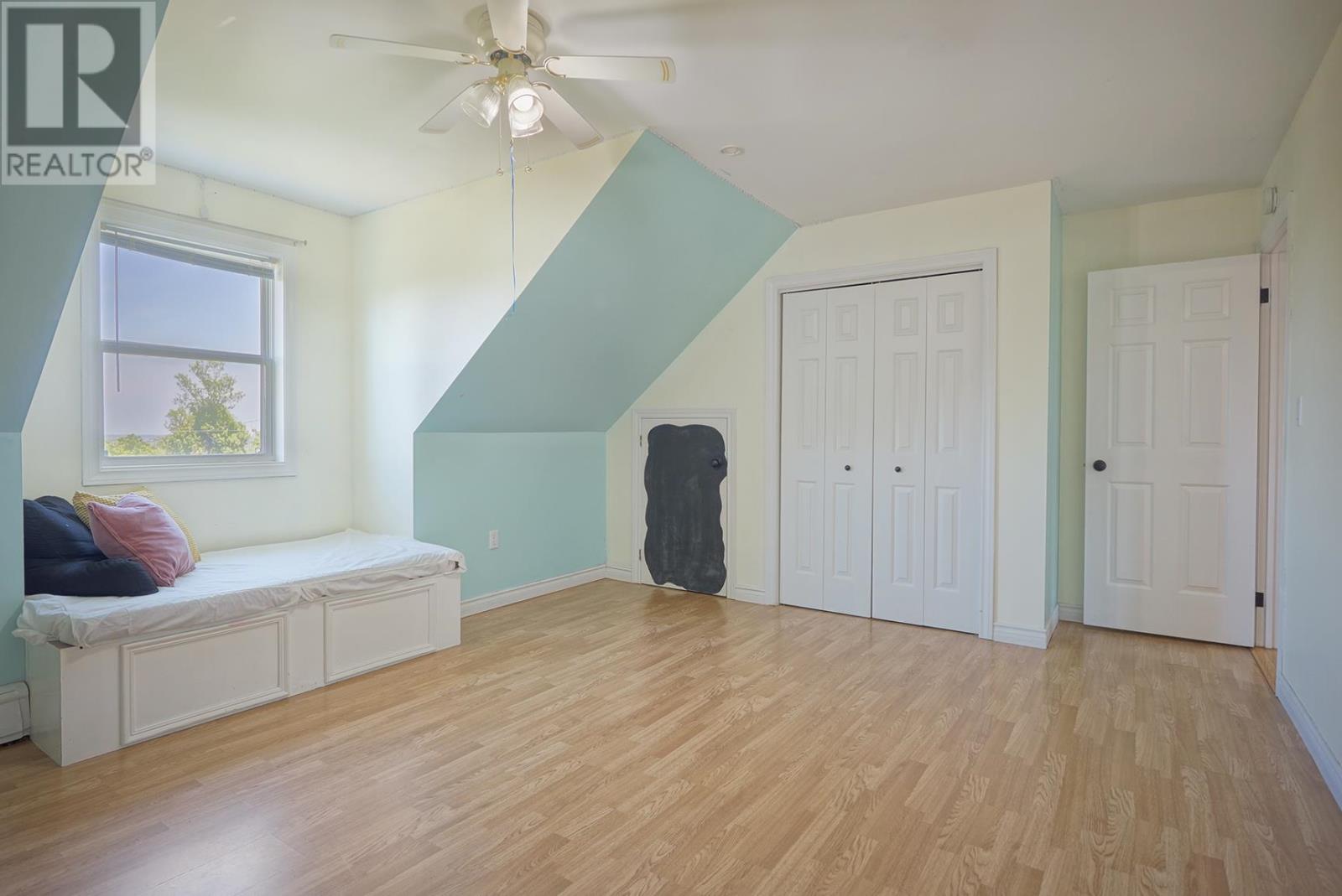 14 St. Catherines Avenue Property Photo 25