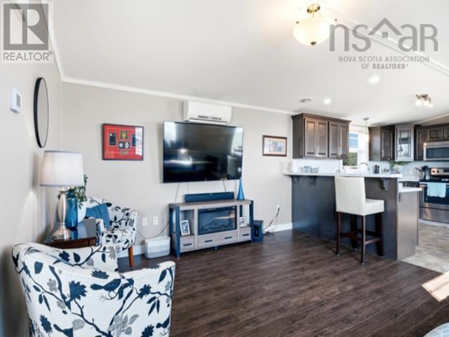 1031 West Bay Road Property Photo 15