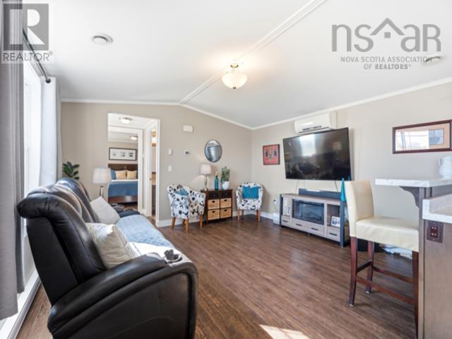 1031 West Bay Road Property Photo 17