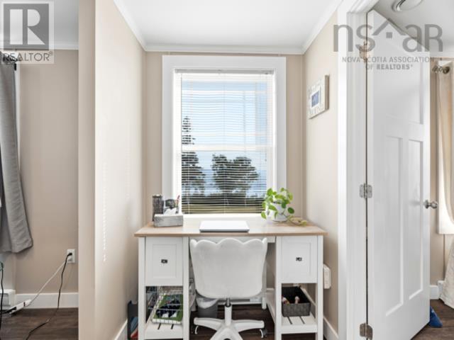 1031 West Bay Road Property Photo 22