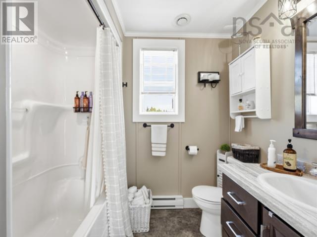 1031 West Bay Road Property Photo 26