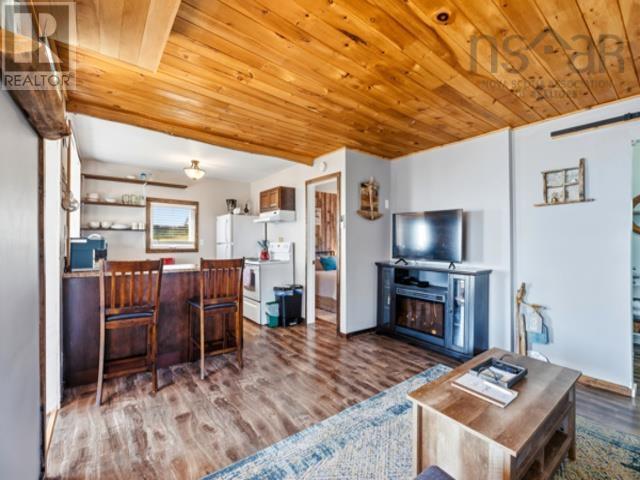 1031 West Bay Road Property Photo 35